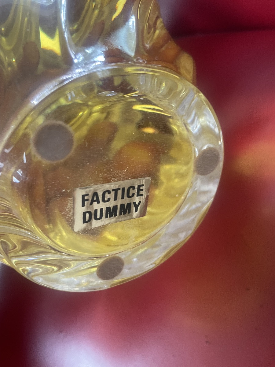 Large Model Bottle Of Lalique Nina Ricci -photo-2