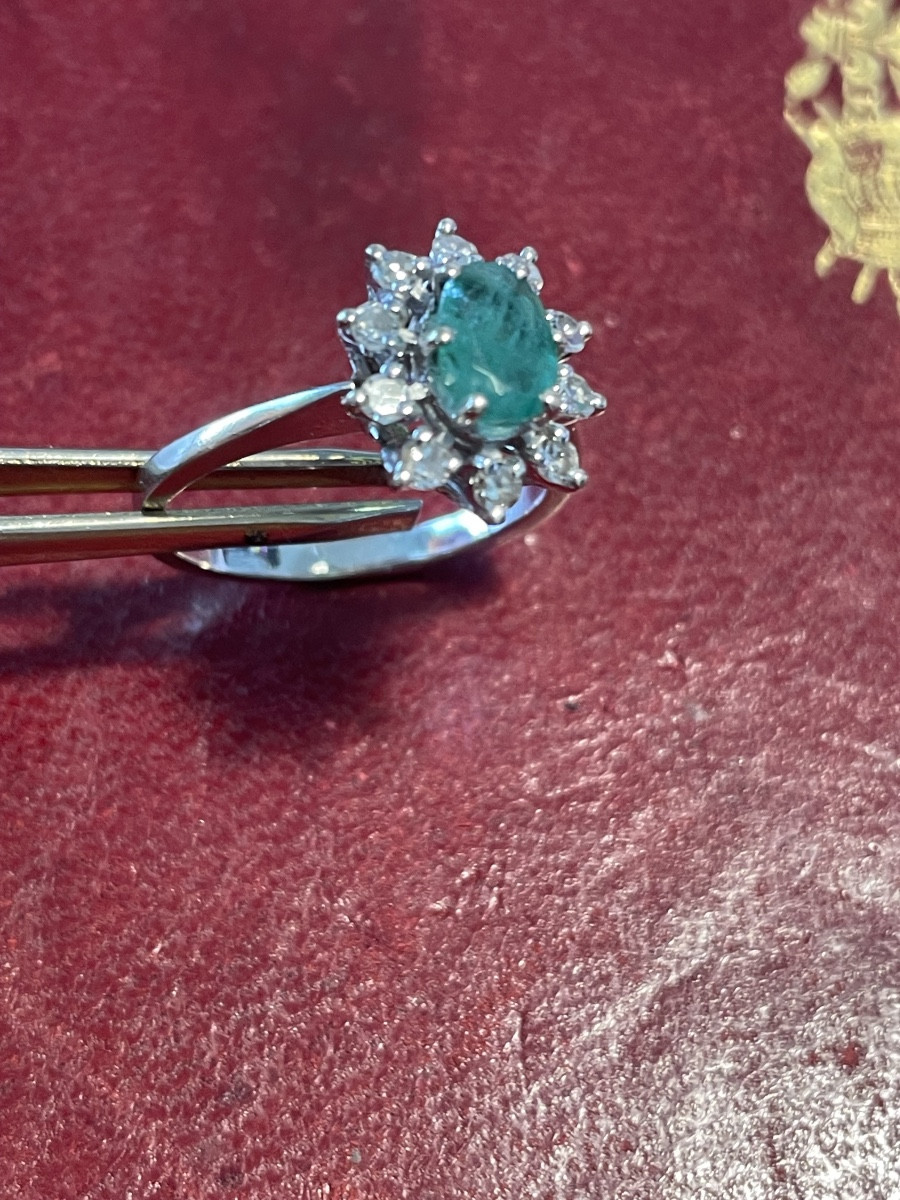 Bague or : émeraude et brillants 