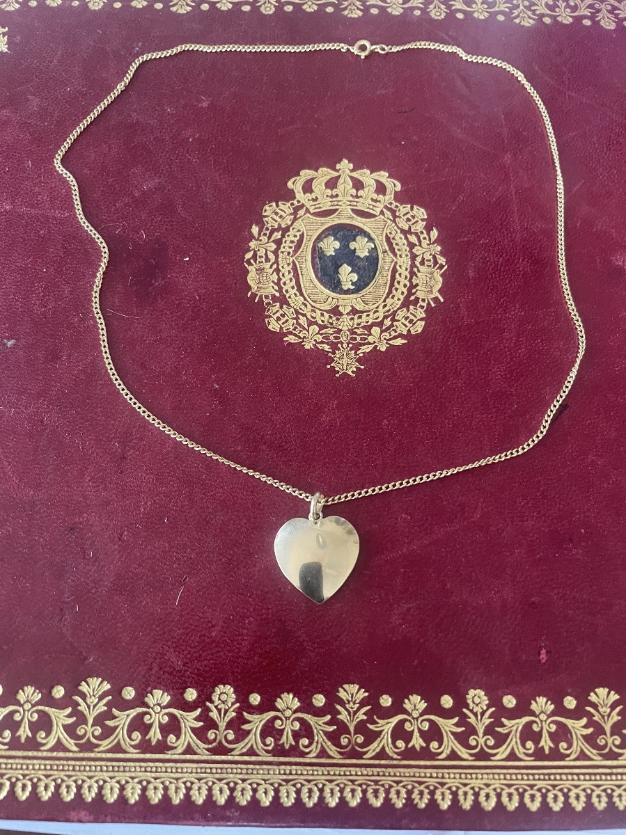 Heart Pendant And Gold Chain -photo-3