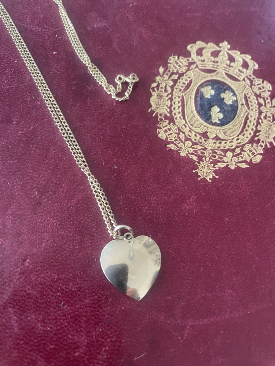 Heart Pendant And Gold Chain -photo-7