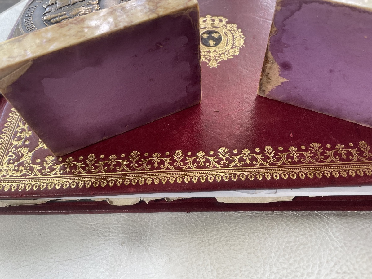 Paire de serres livres marbre et médailles bronzes -photo-1