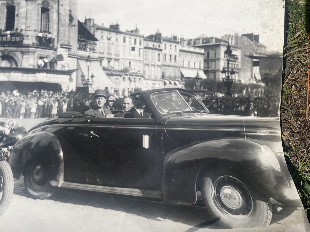 Photo Of General De Gaulle In His Car -photo-5
