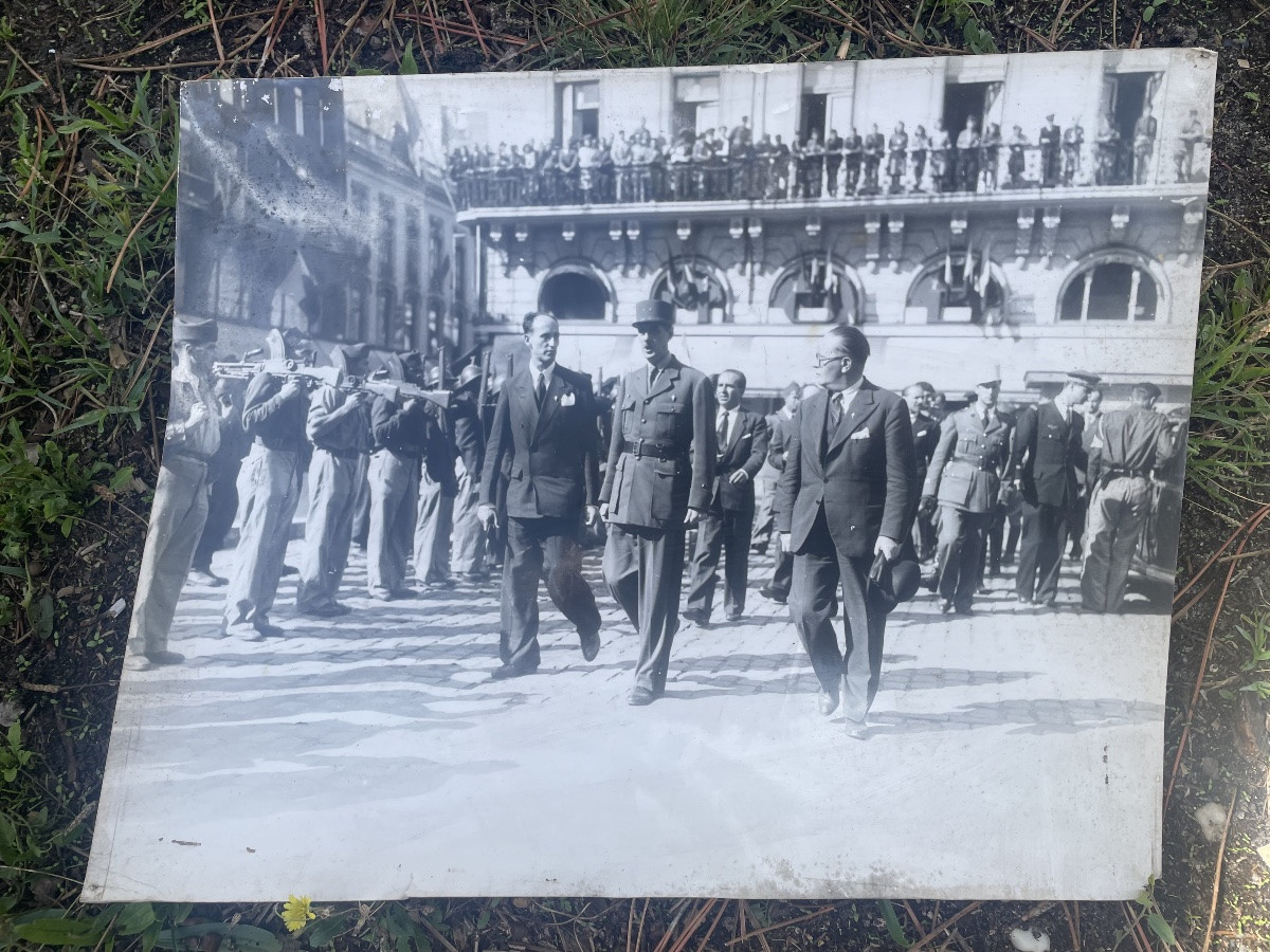 Large Photo Of General De Gaulle -photo-3