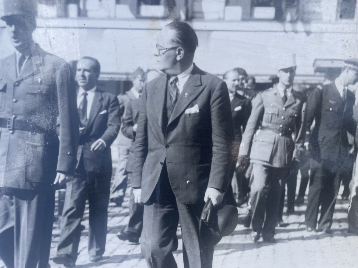 Large Photo Of General De Gaulle -photo-6