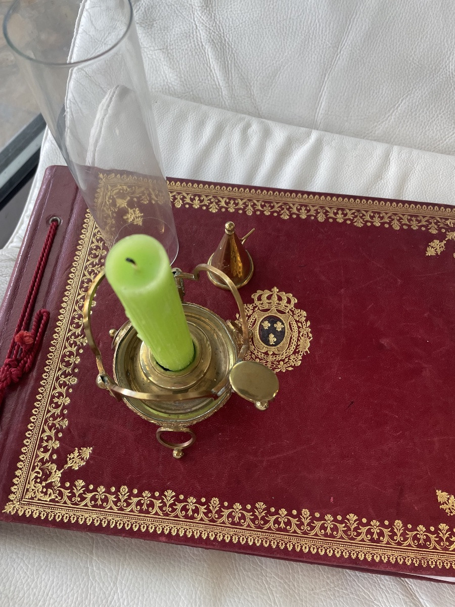 Bougeoir avec sa mouchette de chai  de château bordelais -photo-7