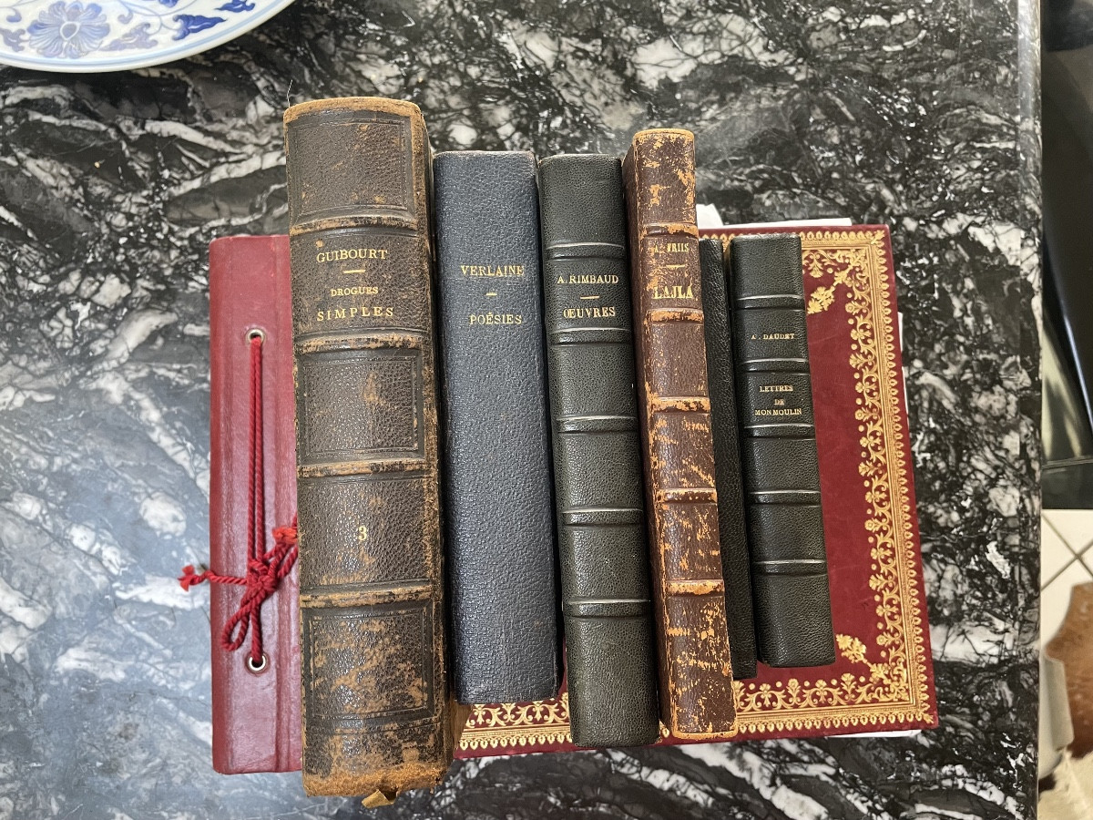 Lot de 6 livres divers 