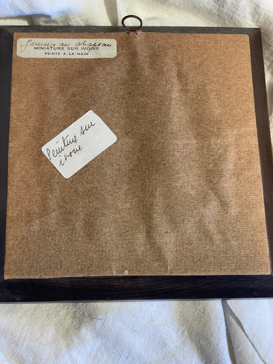 Miniature femme au chapeau -photo-1