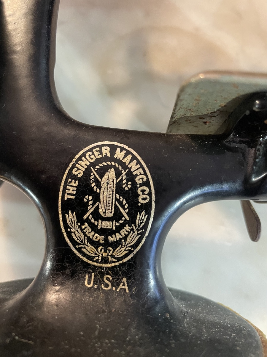 Singer Usa Travel Sewing Machine 