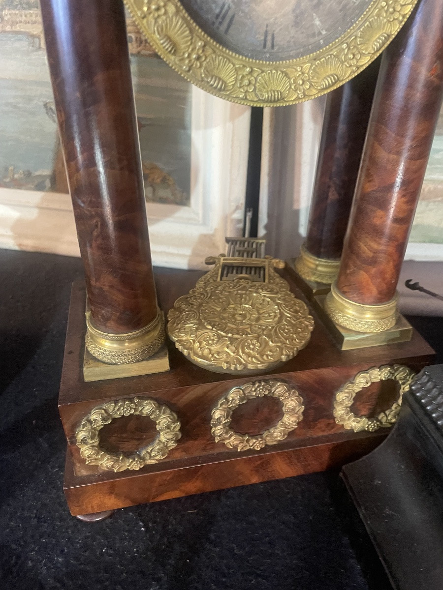 Mahogany Portico Clock -photo-1