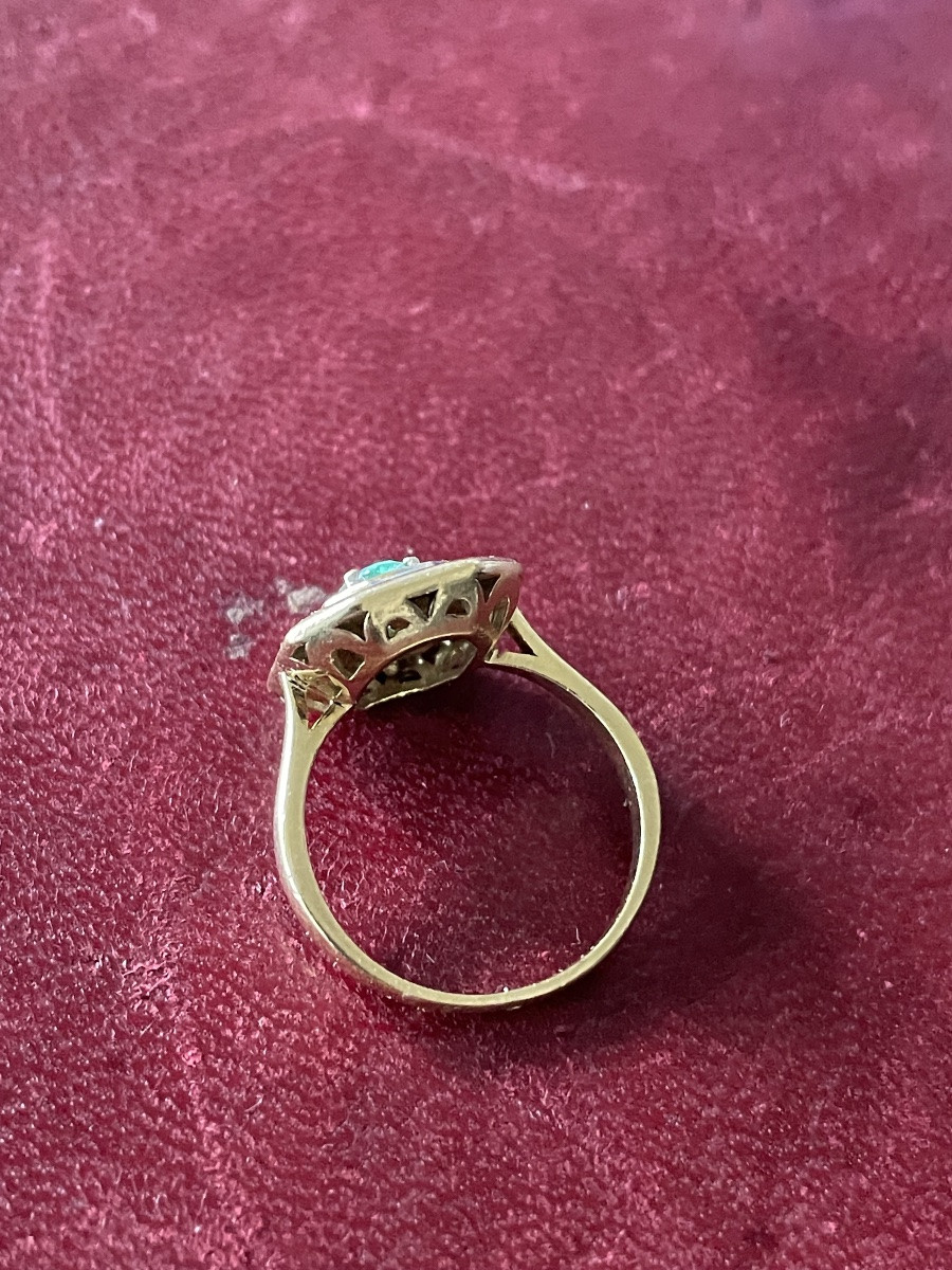 Gold Ring With Emerald And Diamonds -photo-2
