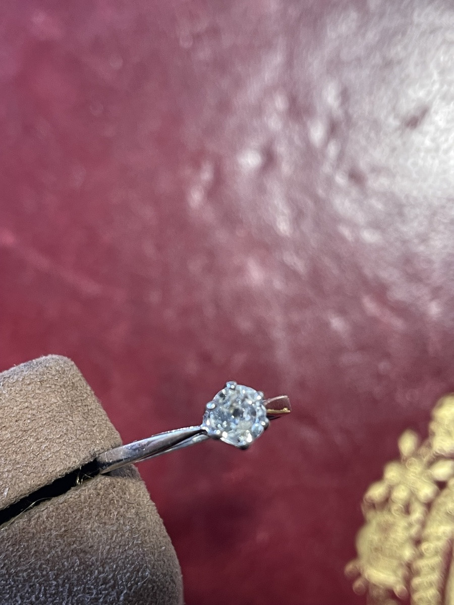 Gold And Diamond Solitaire Ring -photo-4