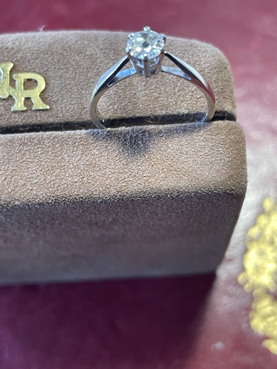 Gold And Diamond Solitaire Ring -photo-5