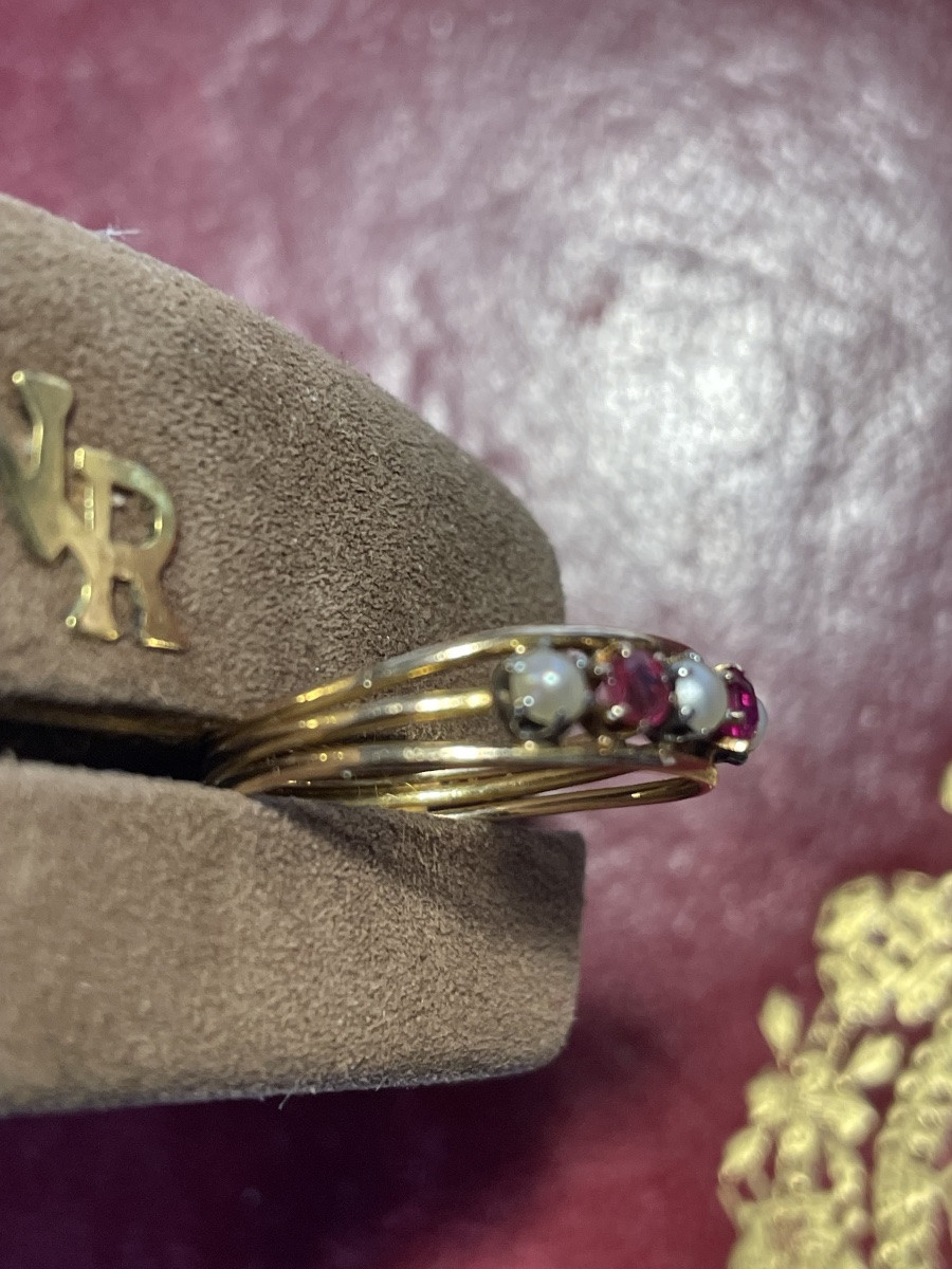 Gold Ring With Pearls And Rubies -photo-4
