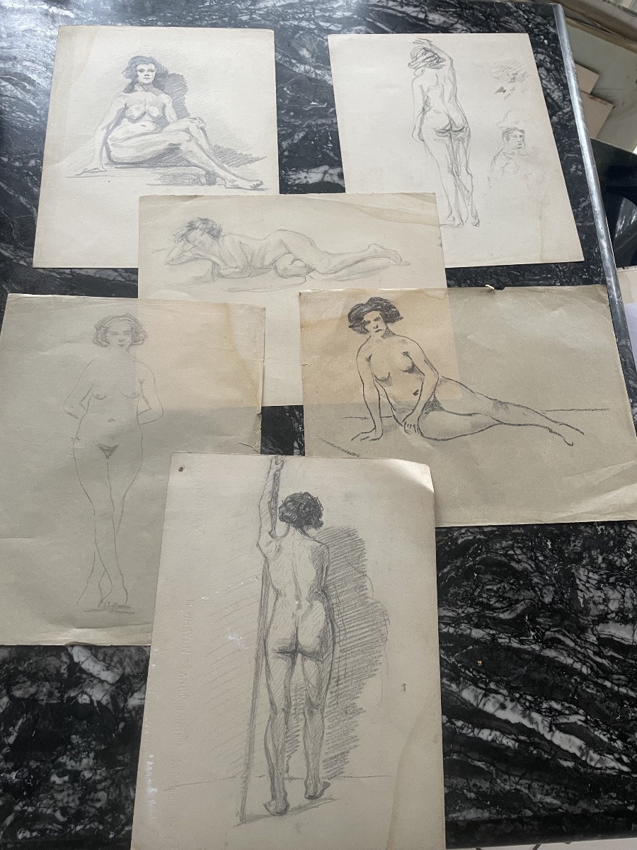 Study Drawings Of Female Nudes -photo-1