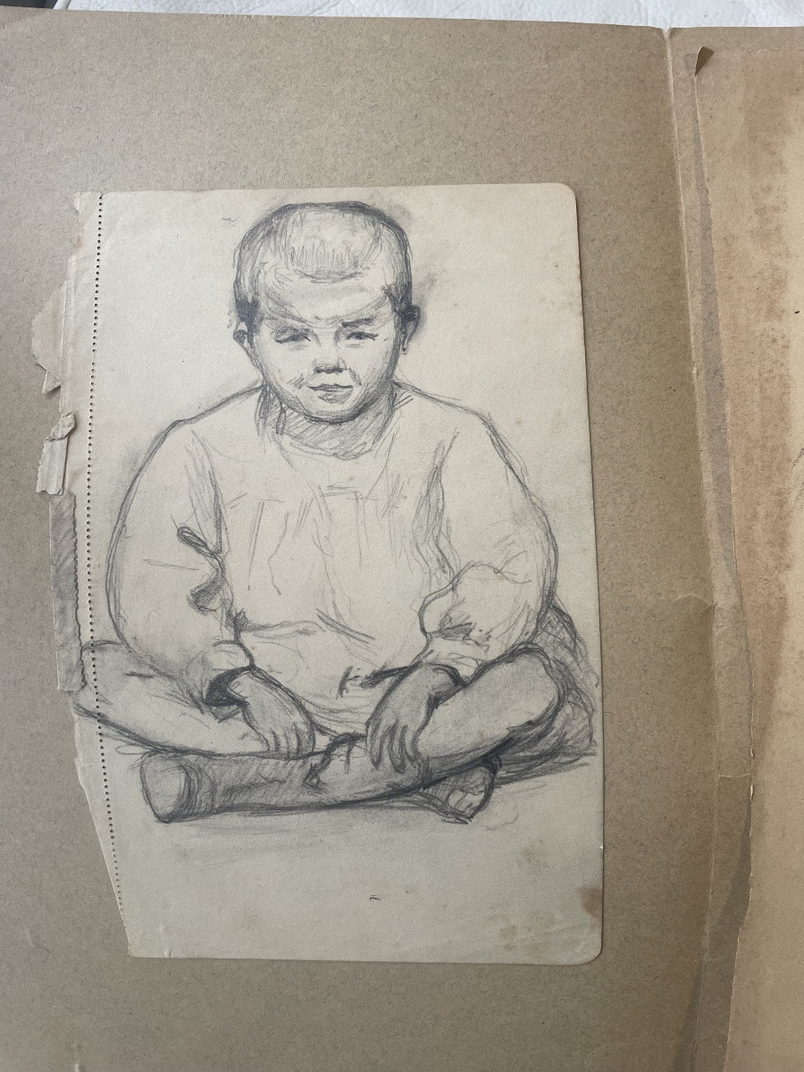 Drawings Of A Child And An Old Lady -photo-2