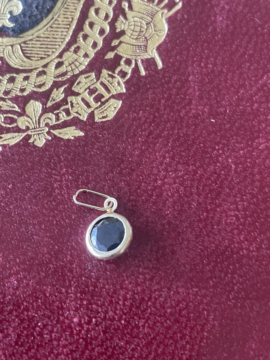 Gold And Sapphire Pendant -photo-3