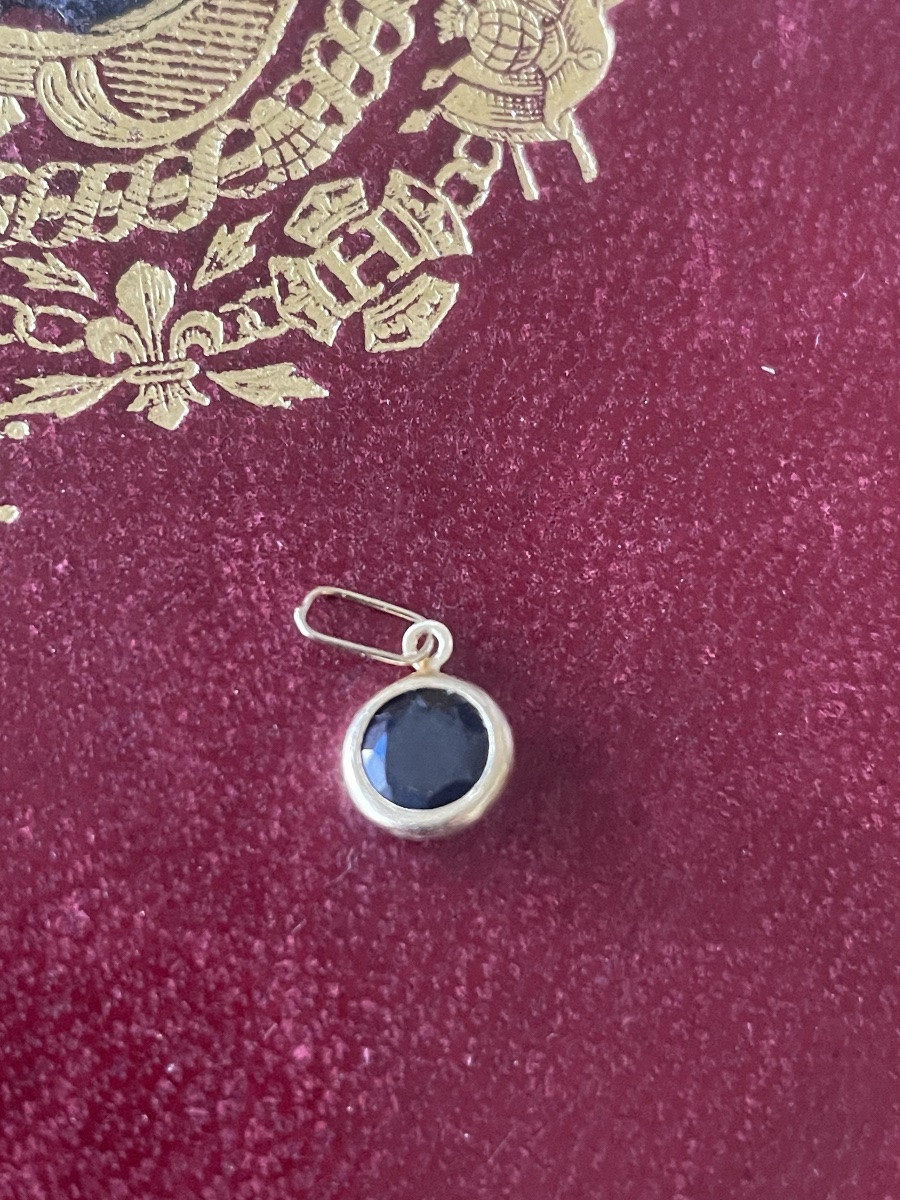 Gold And Sapphire Pendant -photo-5