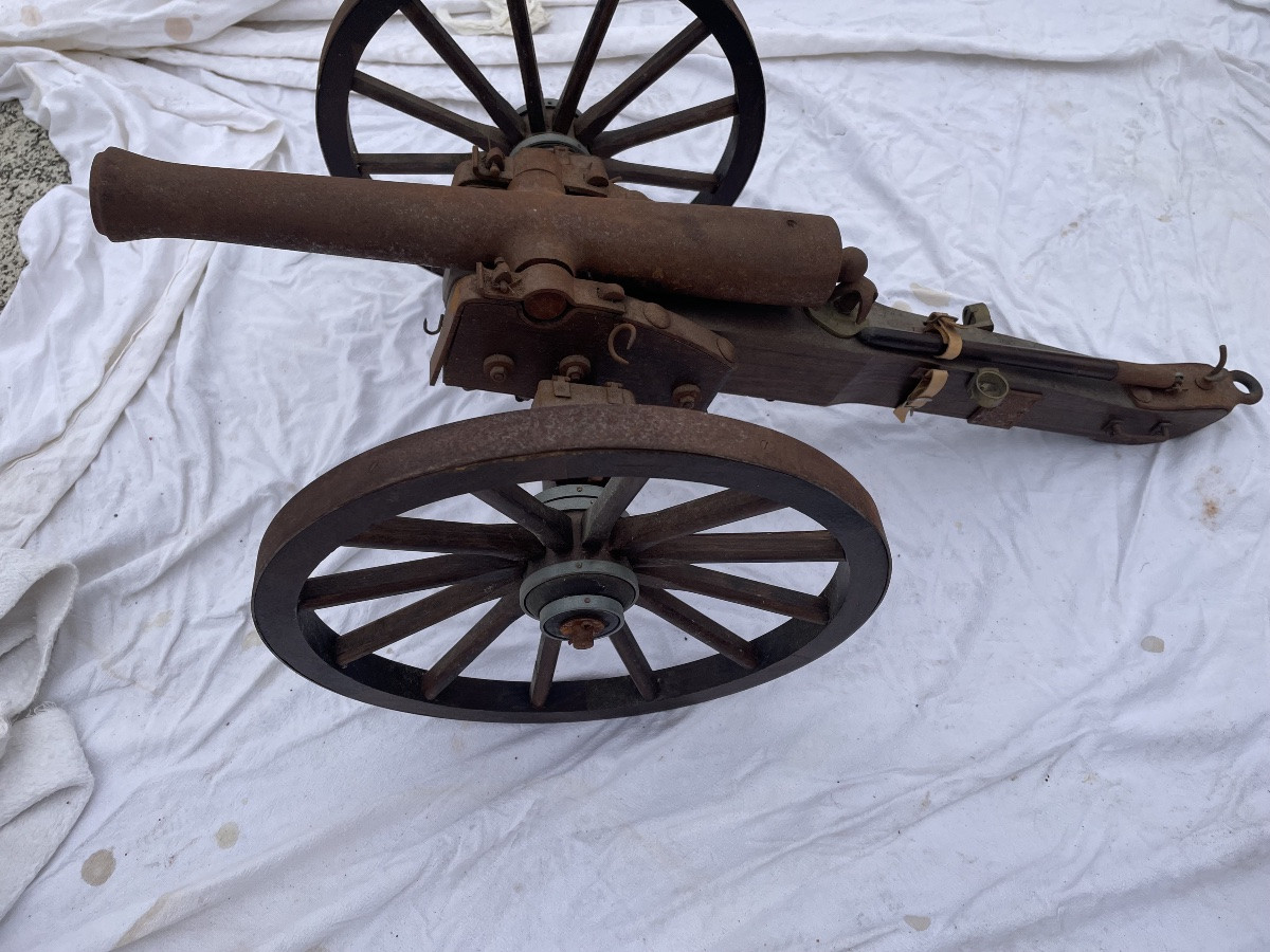 Small Cannon On Wheels-photo-1