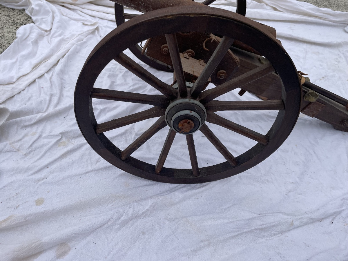 Small Cannon On Wheels-photo-2