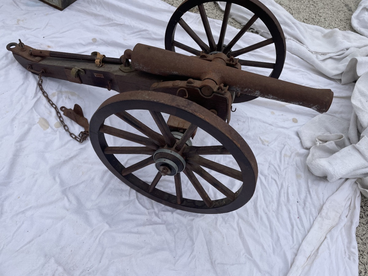Small Cannon On Wheels-photo-3