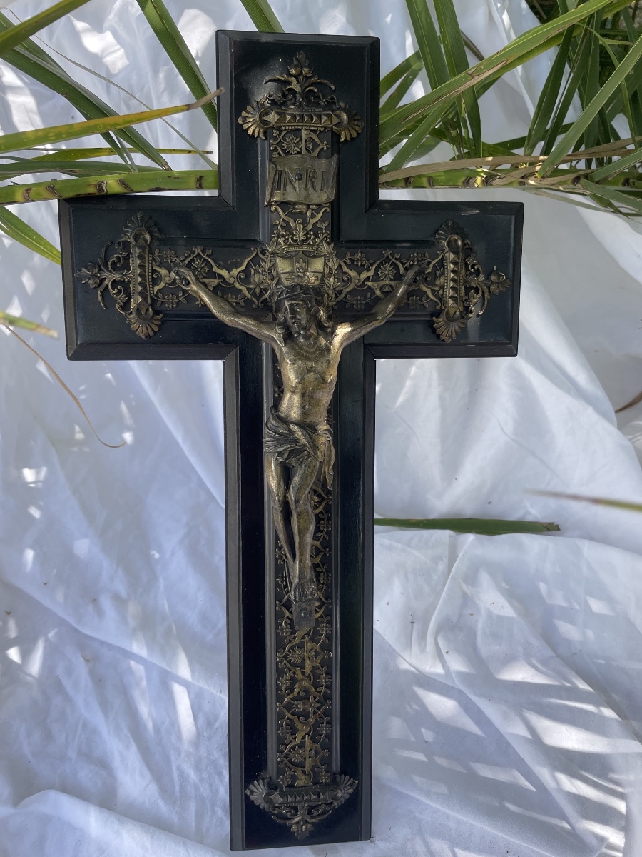 Sculpture en croix de Jésus -photo-1