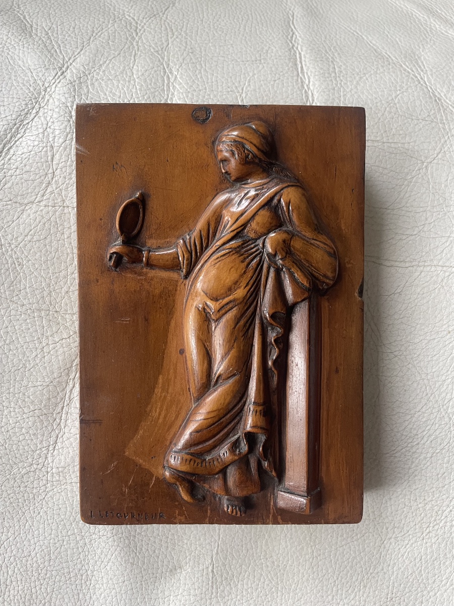 Table Sculpture Wood Goddess With Mirror-photo-2