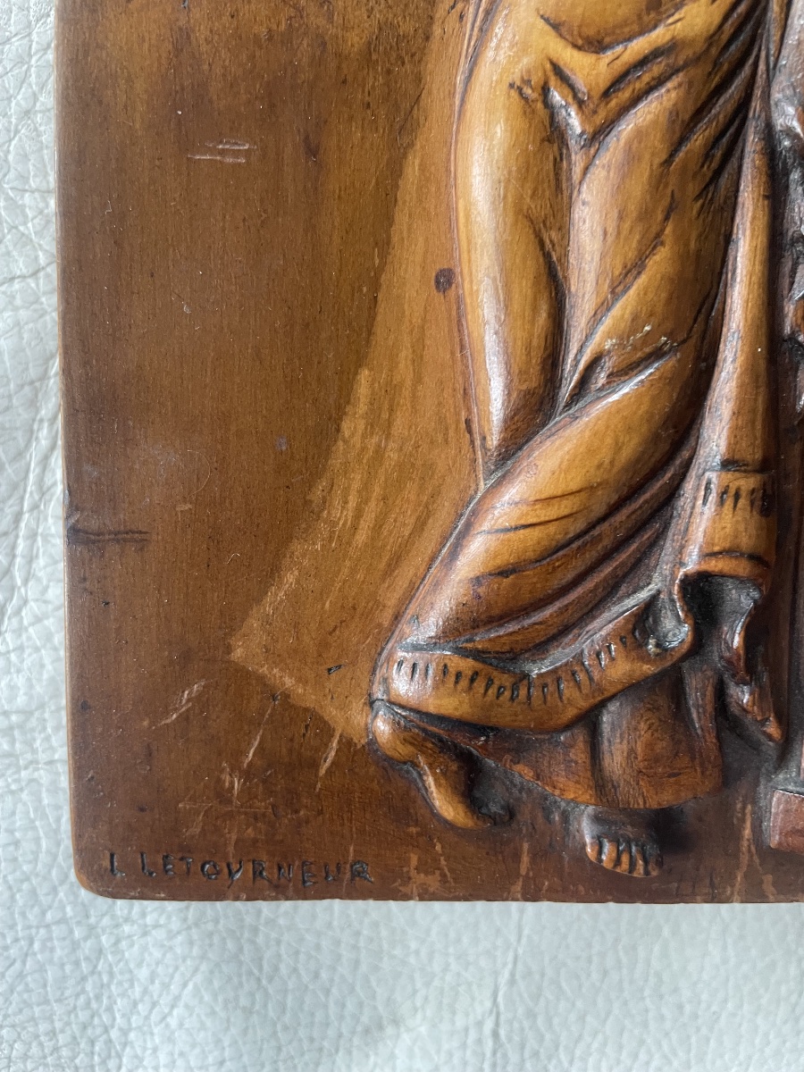 Table Sculpture Wood Goddess With Mirror-photo-4