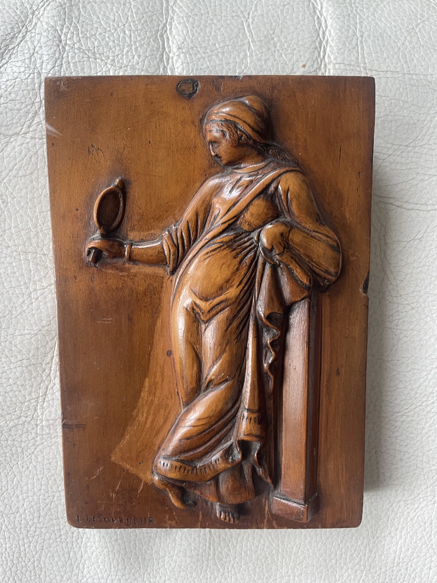 Table Sculpture Wood Goddess With Mirror-photo-3