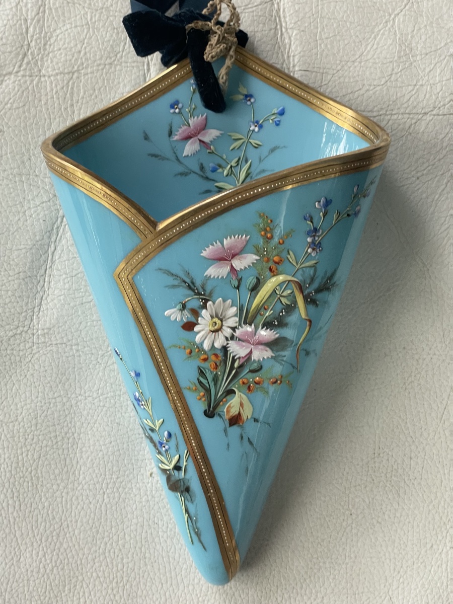 Vase cornet porcelaine 