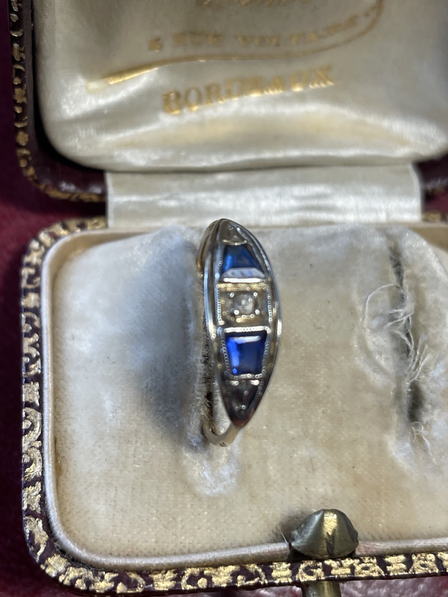 Gold And Art Deco Sapphire Ring-photo-2