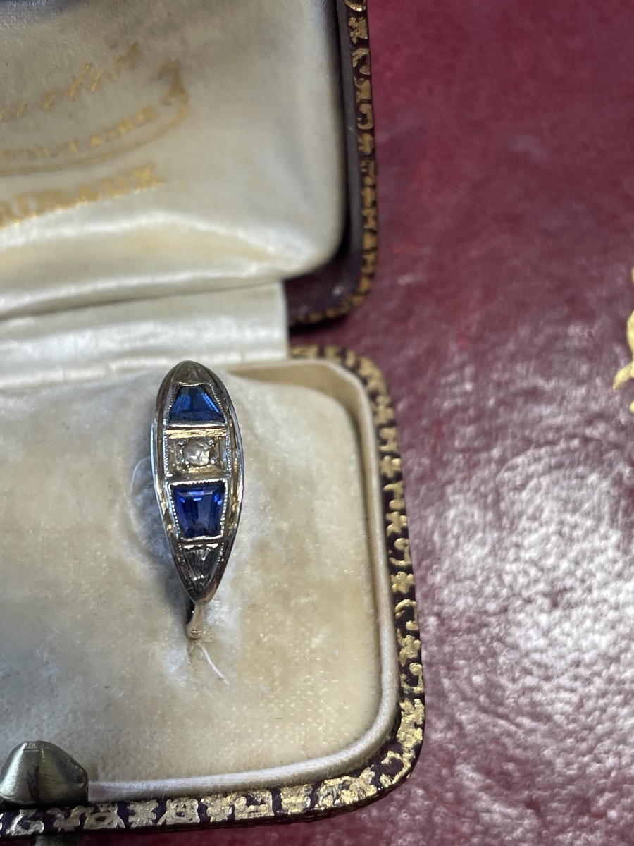 Gold And Art Deco Sapphire Ring-photo-1