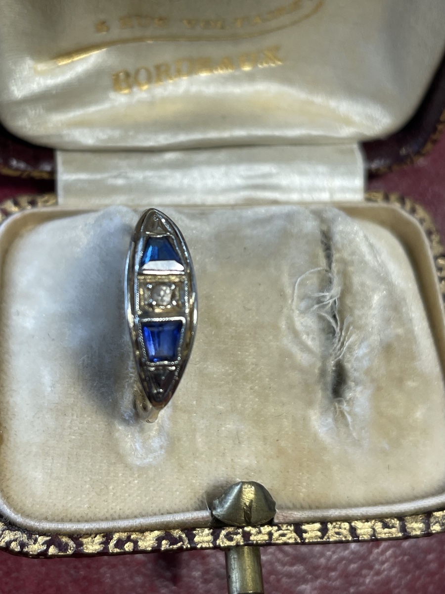 Gold And Art Deco Sapphire Ring-photo-3
