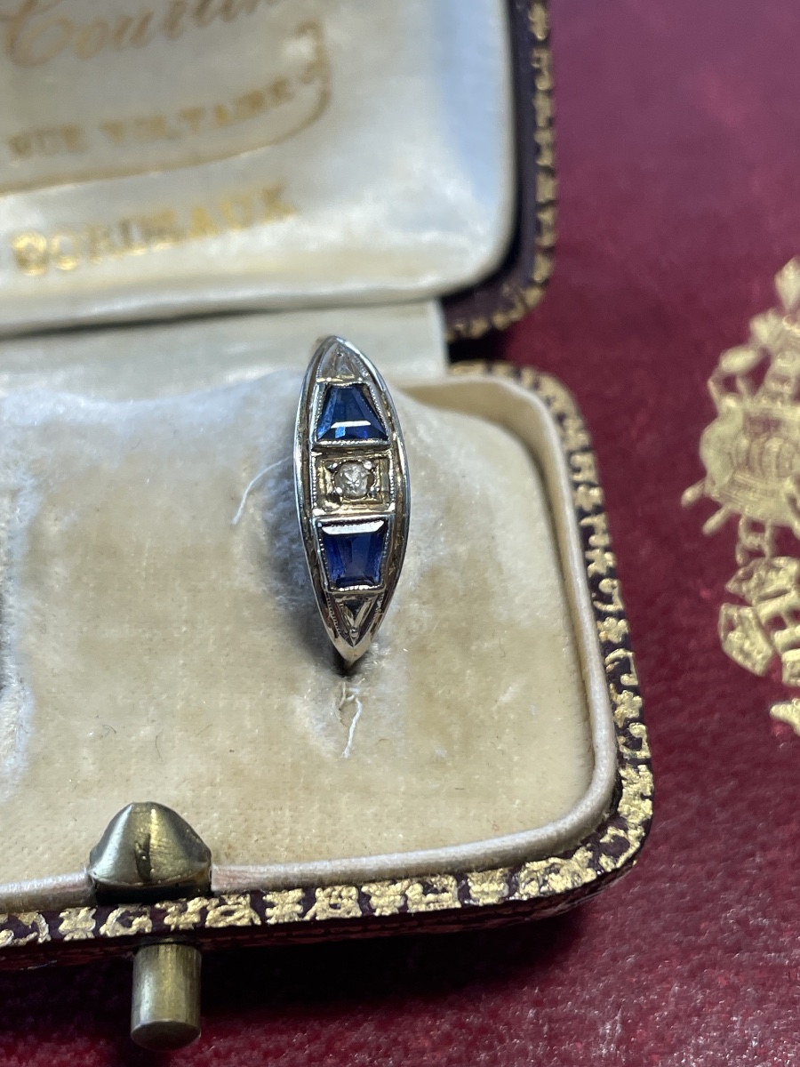 Gold And Art Deco Sapphire Ring-photo-7