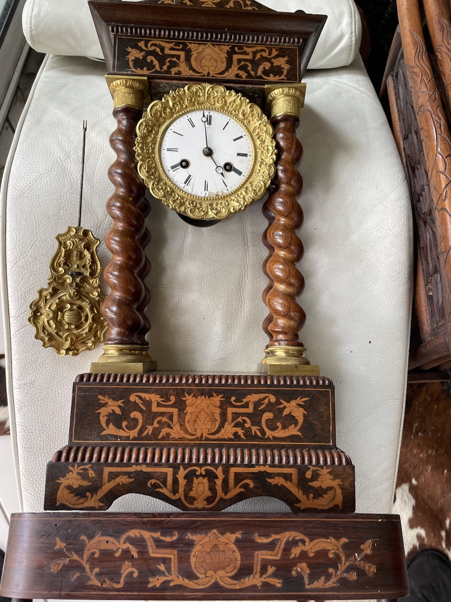 Pendule portique marqueterie XIX eme 