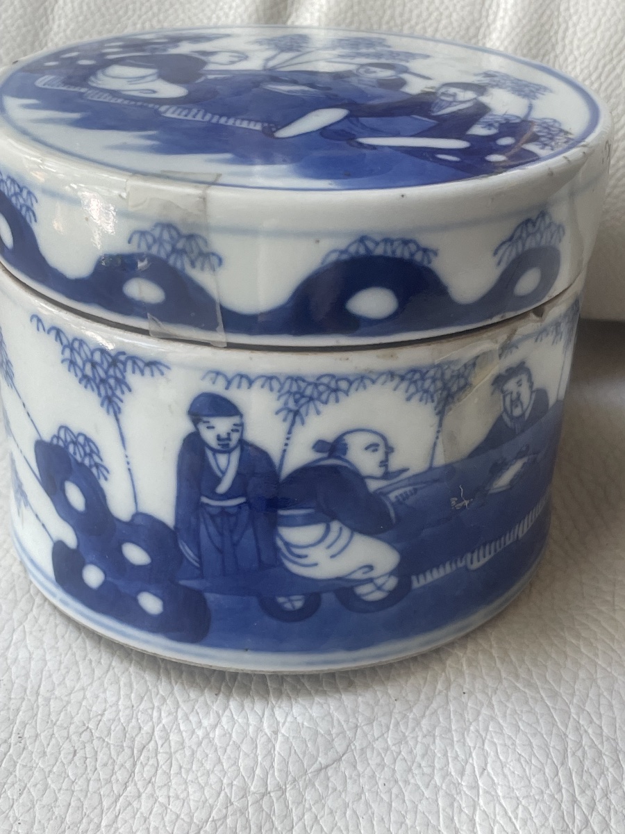   Blue Hué Chinese Porcelain -photo-2