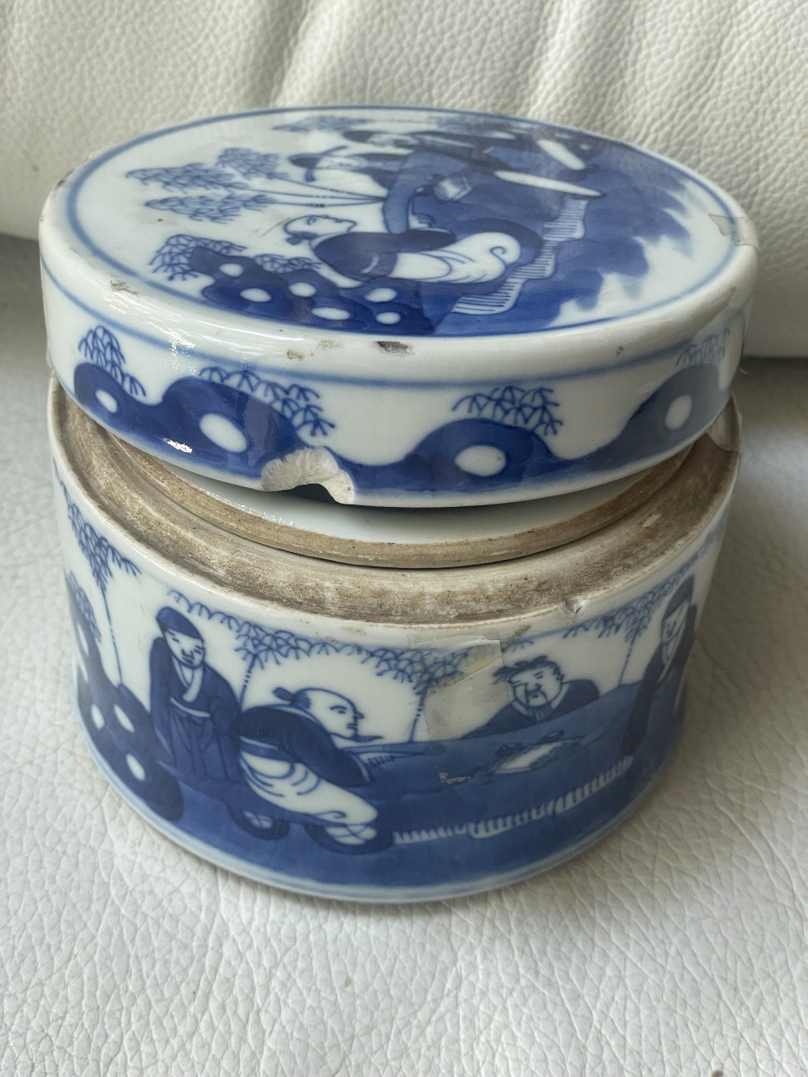   Blue Hué Chinese Porcelain -photo-1