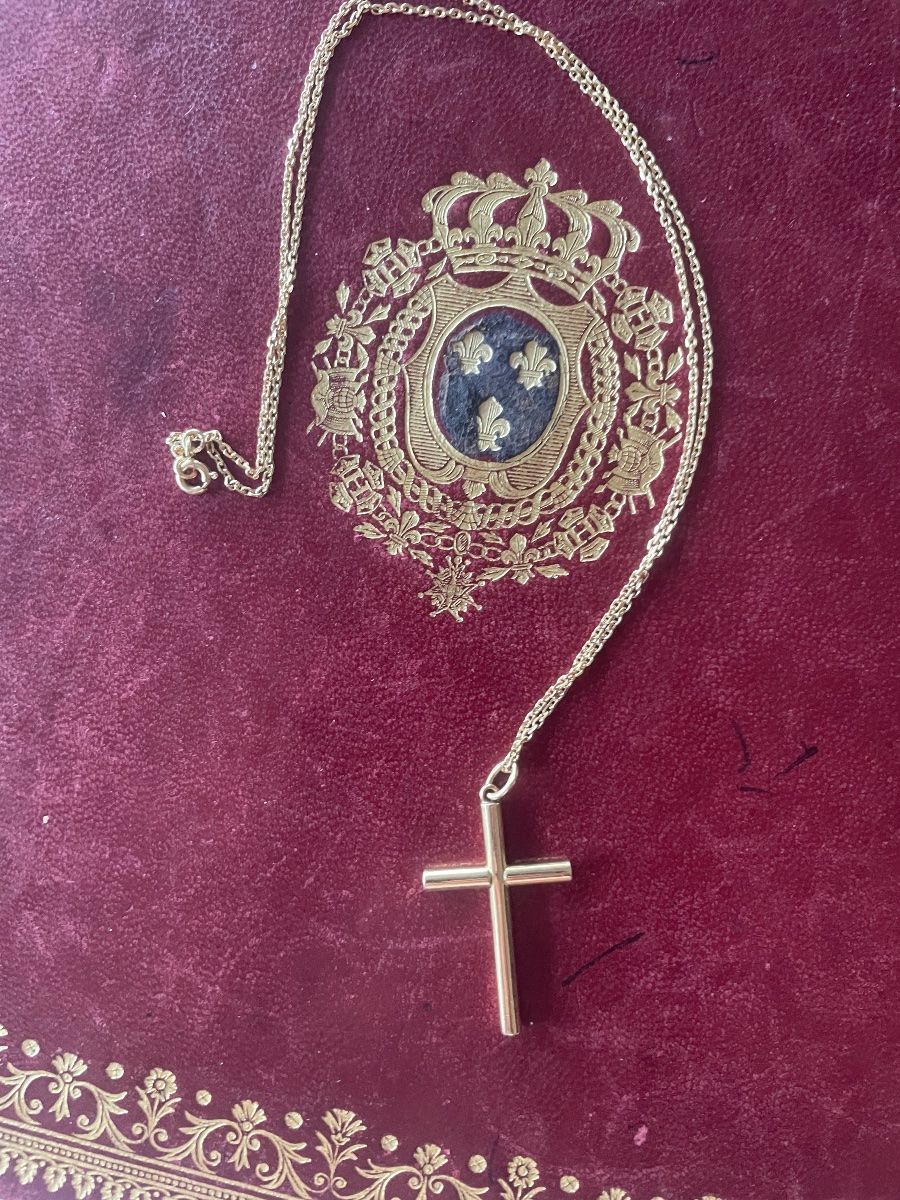 Croix et sa chaîne en or 