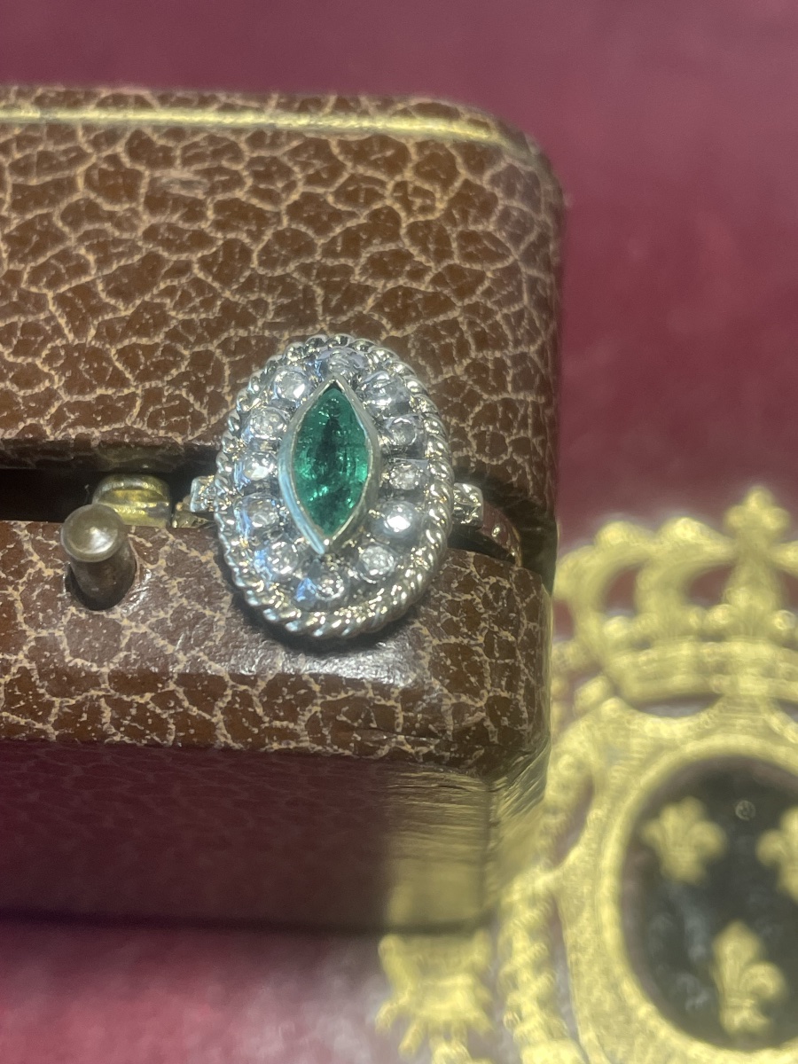 Bague or émeraude et roses diamants