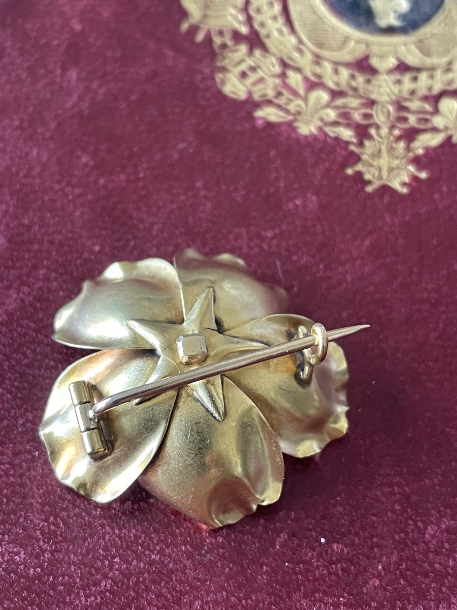 Gold Brooch With Roses And Diamonds -photo-3