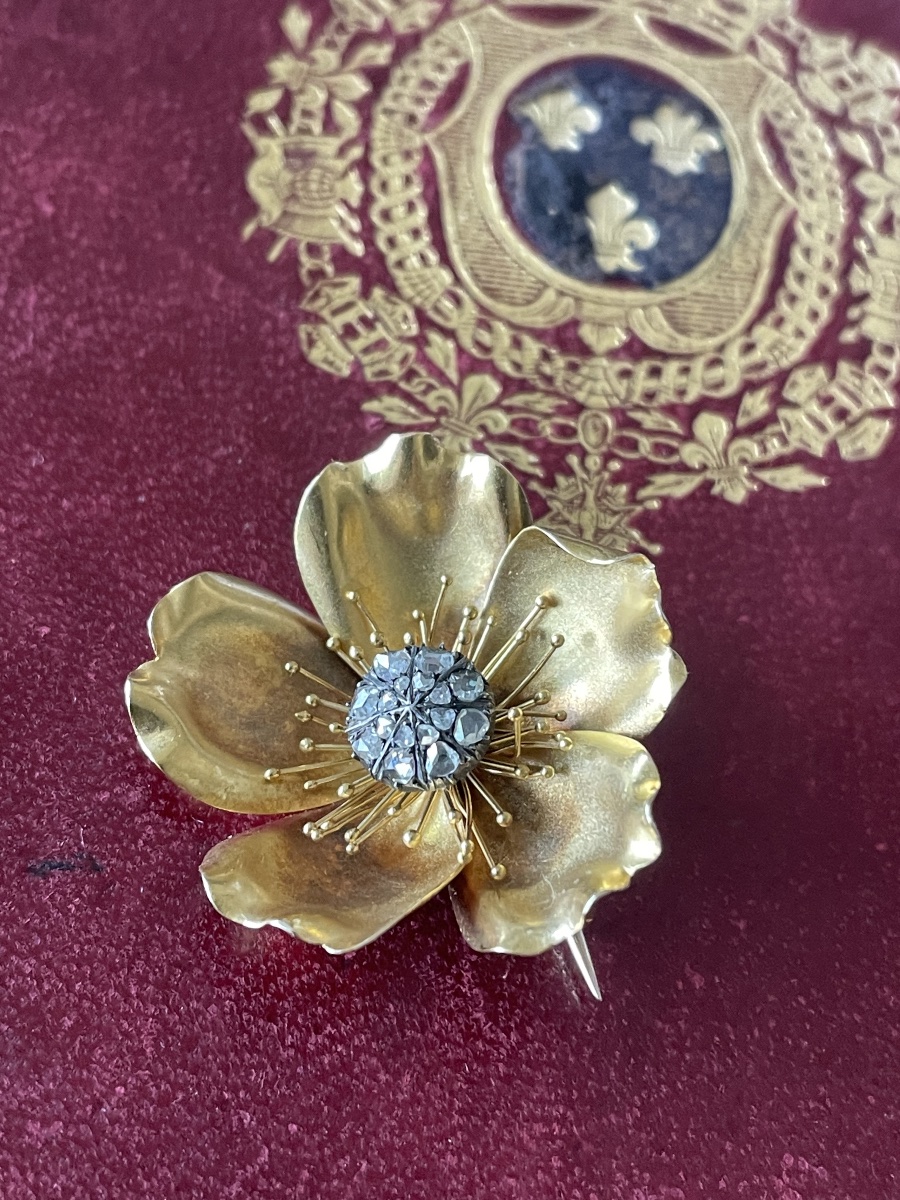 Gold Brooch With Roses And Diamonds -photo-8