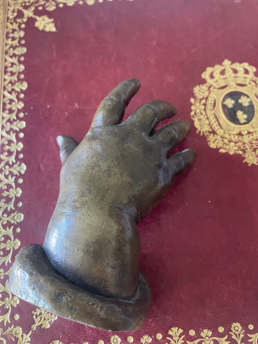 Bronze Child's Hand -photo-3