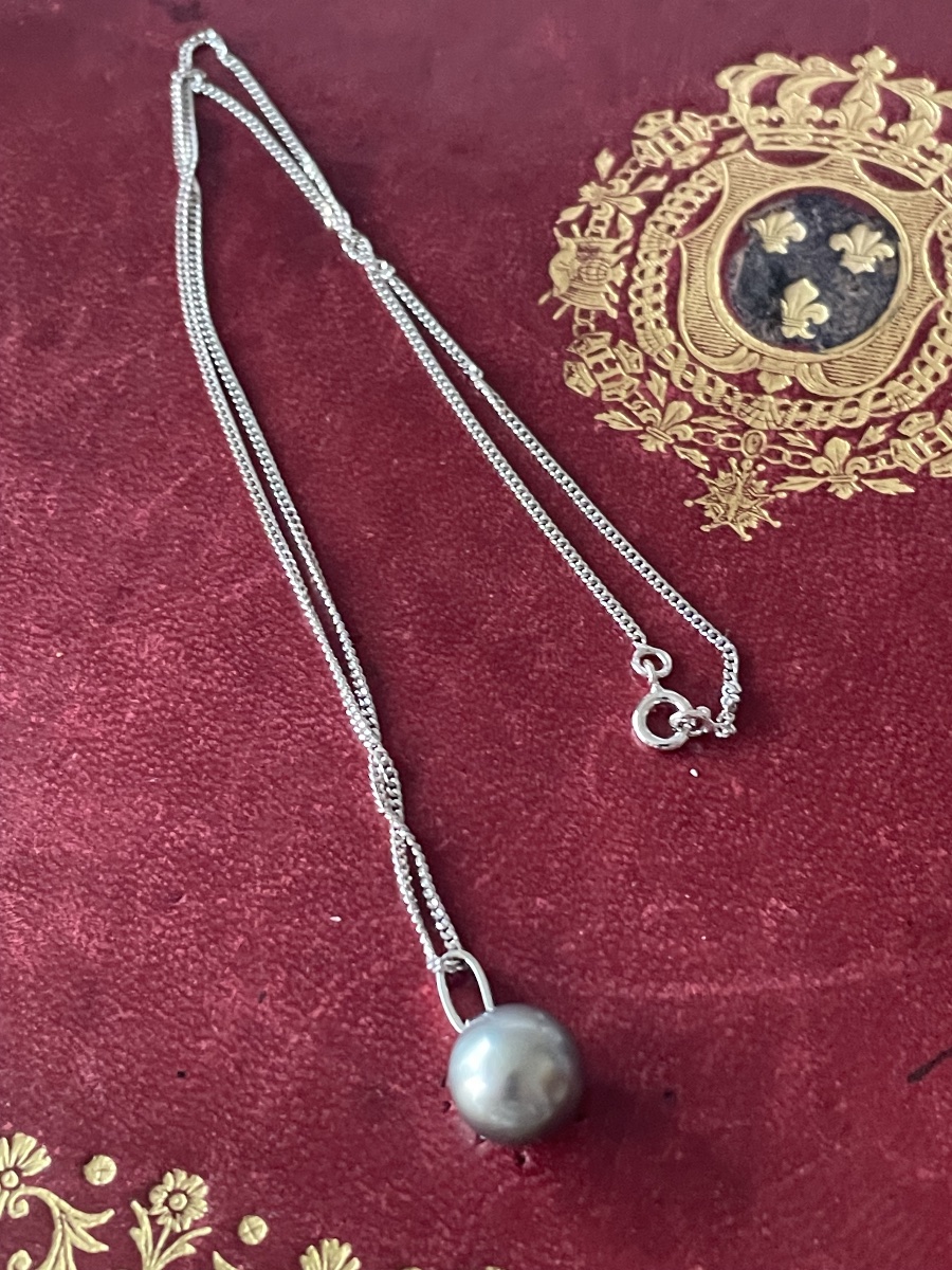 White Gold Necklace With A Tahitian Pearl -photo-2