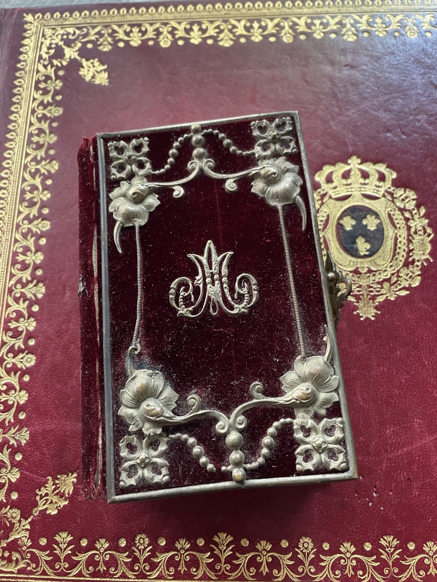 Religious Book; The Roman Parishioner 