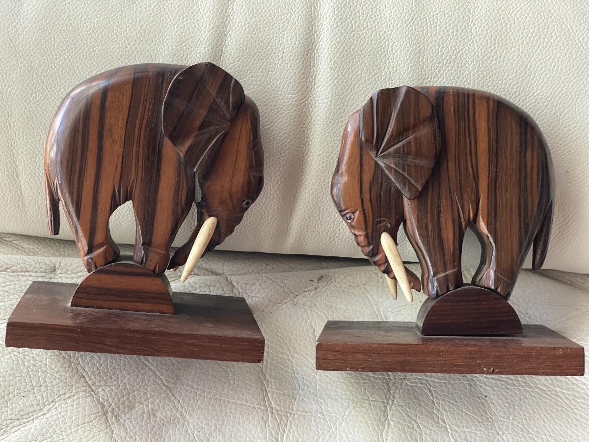 Pair Of Elephant-shaped Bookends Made Of Rio Rosewood -photo-1