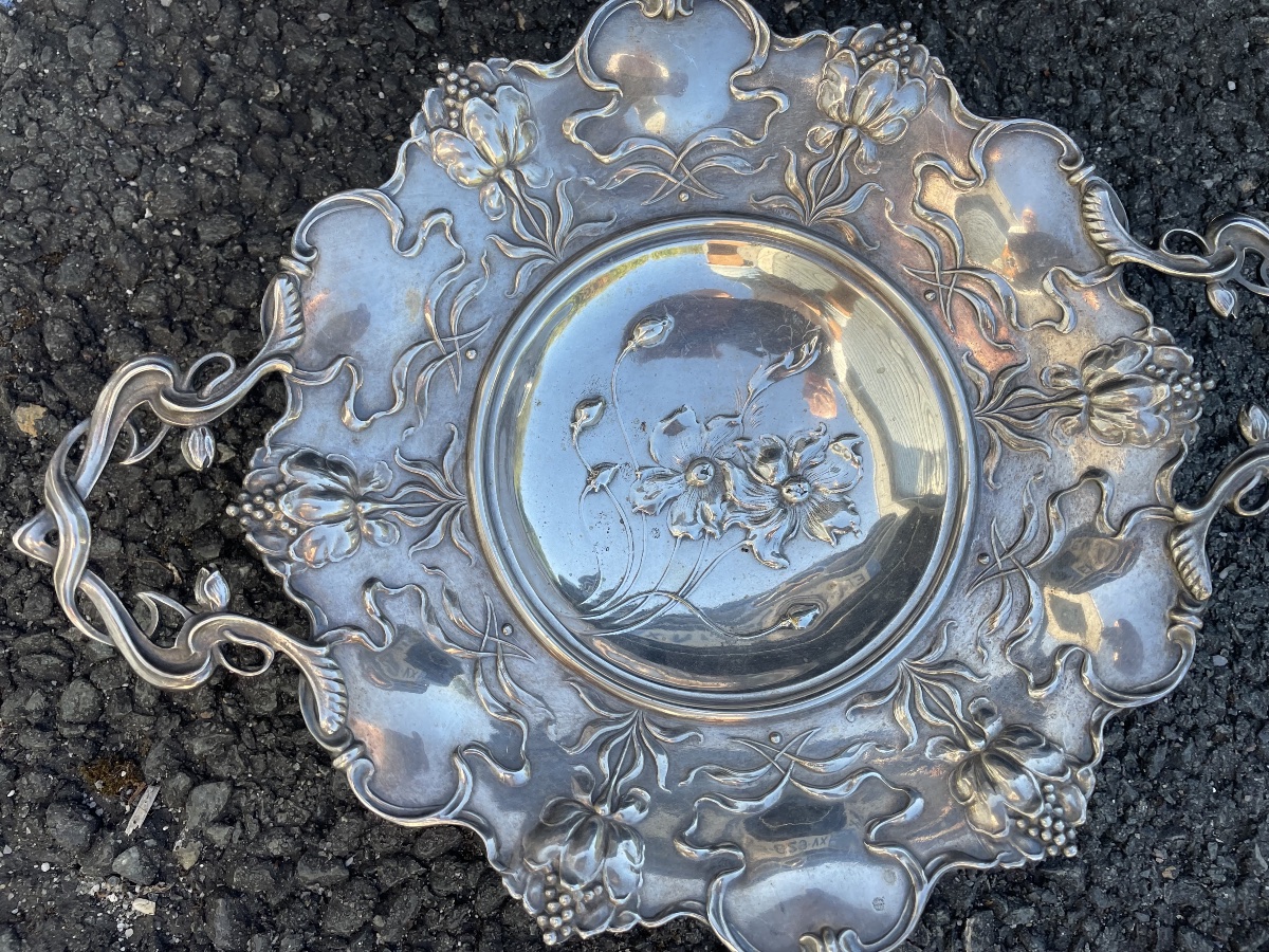 Silver-colored Metal Fruit Basket -photo-3