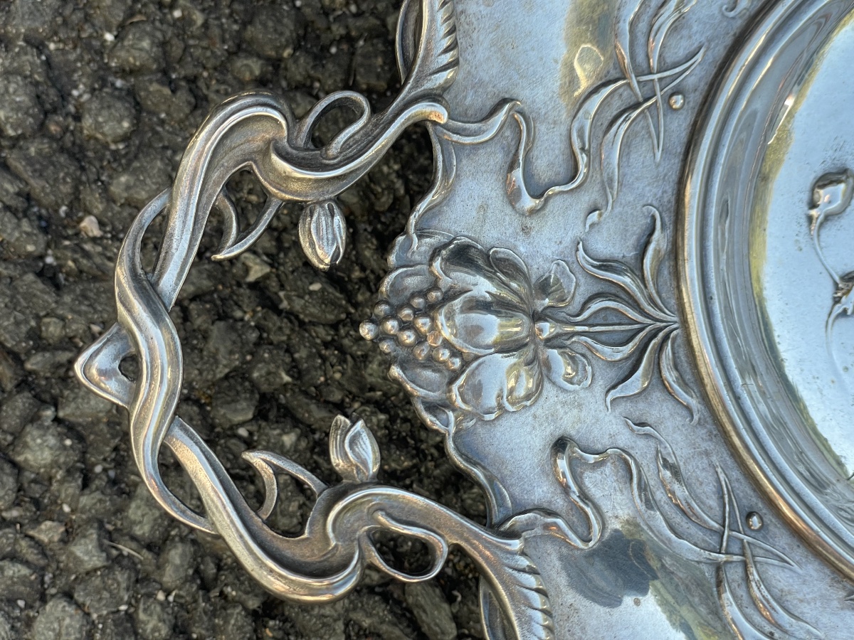 Silver-colored Metal Fruit Basket -photo-8