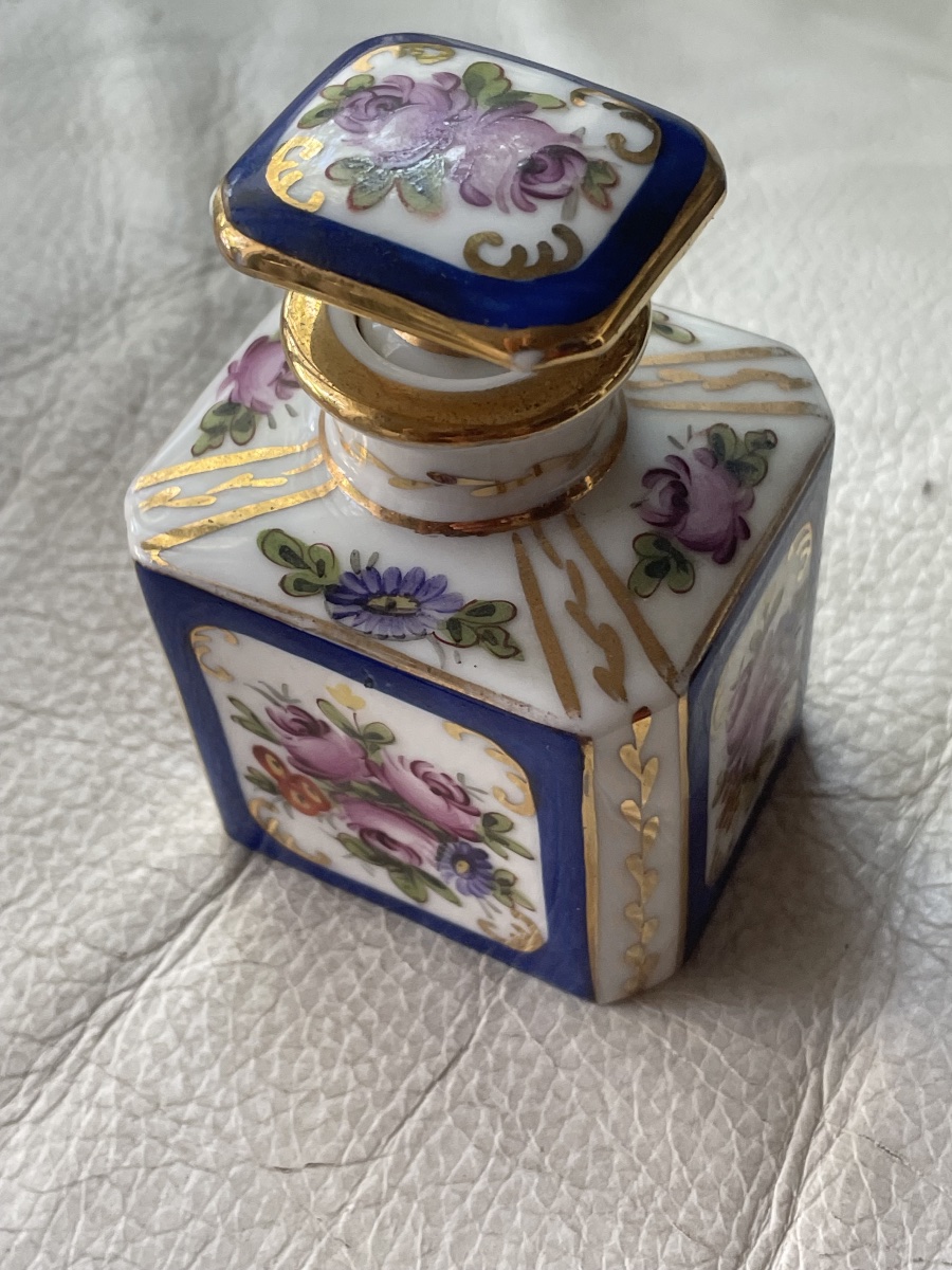 Small Sèvres Porcelain Bottle -photo-3