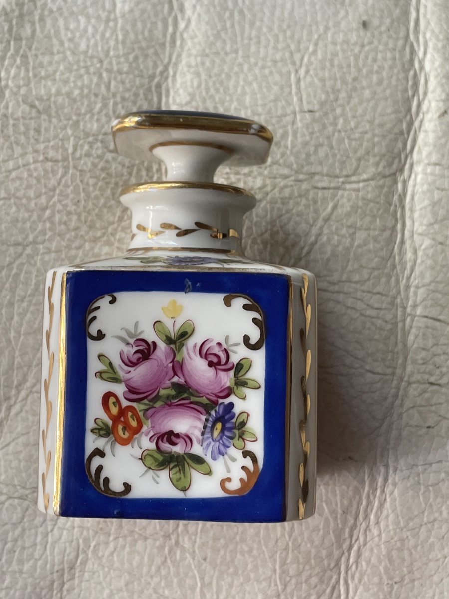 Small Sèvres Porcelain Bottle -photo-4