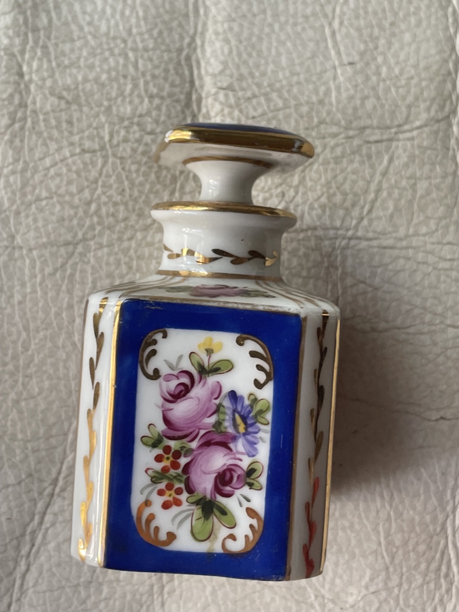 Small Sèvres Porcelain Bottle -photo-5