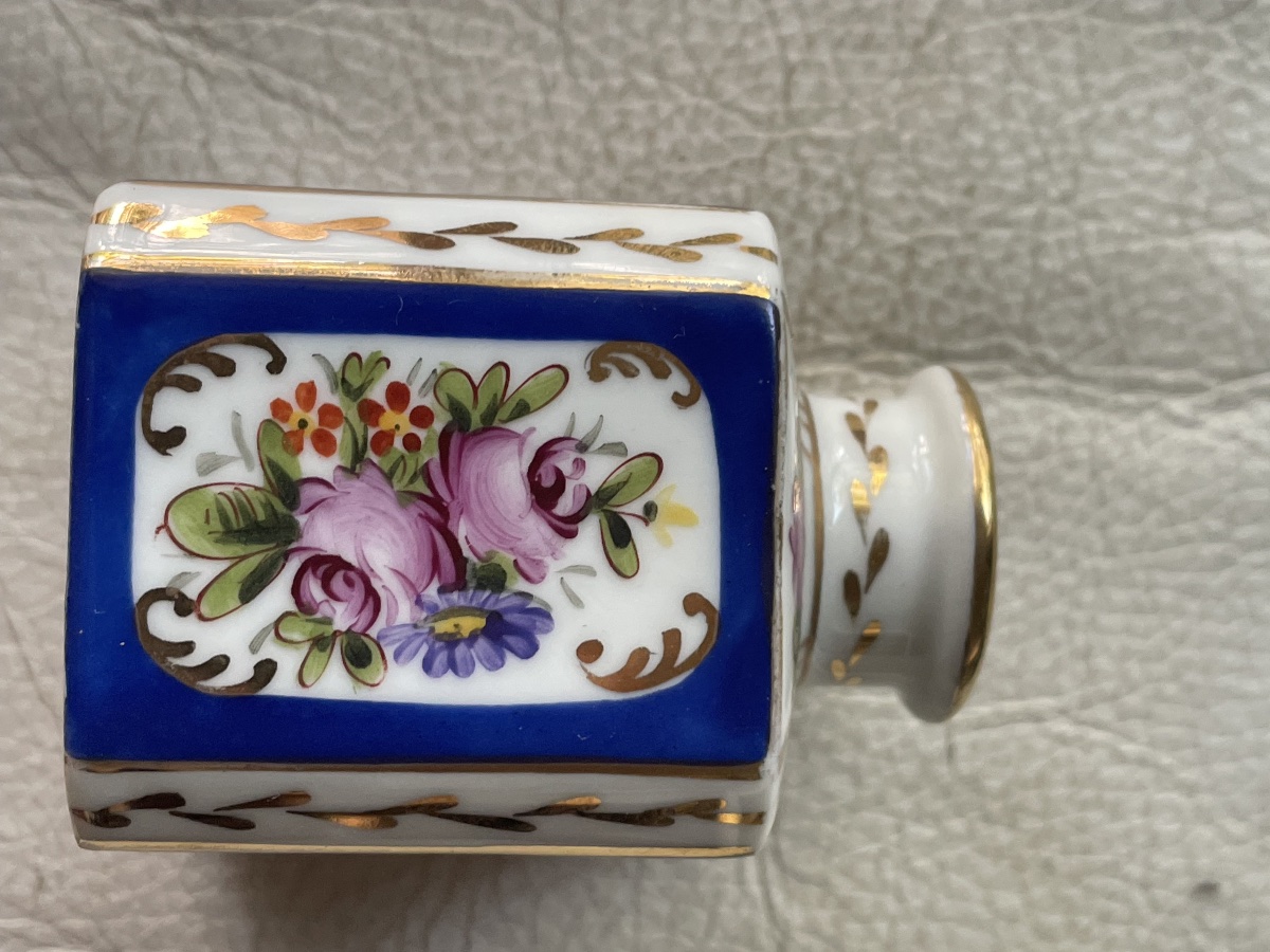 Small Sèvres Porcelain Bottle -photo-7